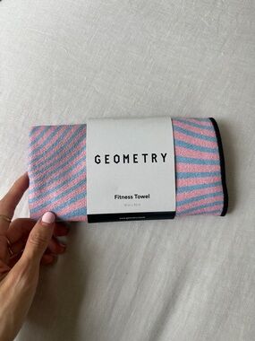 GEOMETRY Fitness Towel -